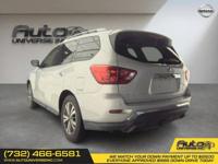 2020 Nissan Pathfinder 4x4 4 x 4 4-x-4 SL All advertised prices are DOWN PAYMENTS - Image 9