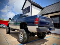 2001 Dodge Ram 4x4 5.9L V8 Clean Car Fax Soth Houston - Image 4