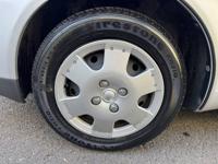 2001 Toyota ECHO Manual / ONLY 56k Miles! / ONE OWNER / 41 MPG / multnomah county - Image 8