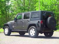 2017 Jeep Wrangler Unlimited Sport S 4x4 4dr SUV East Brunswick, NJ - Image 4