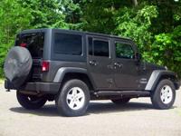 2017 Jeep Wrangler Unlimited Sport S 4x4 4dr SUV East Brunswick, NJ - Image 5