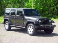 2017 Jeep Wrangler Unlimited Sport S 4x4 4dr SUV East Brunswick, NJ - Image 7