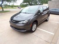 23 CHRYSLER VOYAGER LX HANDICAP WHEELCHAIR REAR ENTRY RAMP VAN Irving, TX - Image 5