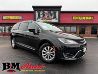 2017 Chrysler Pacifica Touring-L - Seating for 7 - New tires! Oak Forest - Image 2