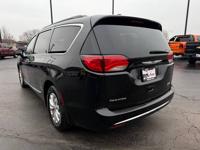 2017 Chrysler Pacifica Touring-L - Seating for 7 - New tires! Oak Forest - Image 6