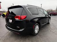 2017 Chrysler Pacifica Touring-L - Seating for 7 - New tires! Oak Forest - Image 8