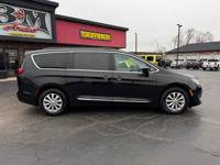 2017 Chrysler Pacifica Touring-L - Seating for 7 - New tires! Oak Forest - Image 9