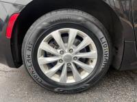 2017 Chrysler Pacifica Touring-L - Seating for 7 - New tires! Oak Forest - Image 10