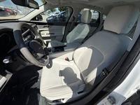 2017 Jaguar XF 35t Premium RWD - Image 10