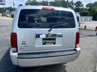 2008 Dodge Nitro SLT leather one owner power clean carfax Winder - Image 6