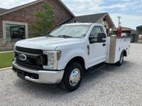 2019 FORD F350 REG CAB GAS W/ UTILITY BED AND CRANE NOBLE