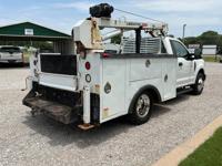 2019 FORD F350 REG CAB GAS W/ UTILITY BED AND CRANE NOBLE - Image 4