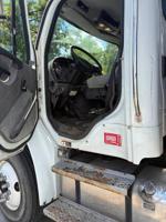 2015 Freightliner M2 106 Flatbed – 8.9L Cummins / Allison Auto / Clean - Image 8
