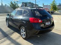 2010 nissan rogue Long Island City - Image 7