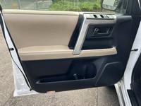2012 Toyota 4runner Limited 4WD V6 --Third Row, Clean title, Loaded-- kirkland - Image 10
