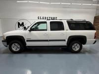 2001 Chevrolet Chevy Suburban 2500 LT 4X4 6.0L V8 / Leather /NEW TIRES/ZERO RUST + MM Investment Cars-Gladstone / WE SHIP NATIONWIDE - Image 4