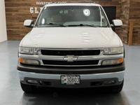 2001 Chevrolet Chevy Suburban 2500 LT 4X4 6.0L V8 / Leather /NEW TIRES/ZERO RUST + MM Investment Cars-Gladstone / WE SHIP NATIONWIDE - Image 6