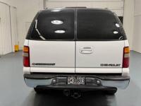 2001 Chevrolet Chevy Suburban 2500 LT 4X4 6.0L V8 / Leather /NEW TIRES/ZERO RUST + MM Investment Cars-Gladstone / WE SHIP NATIONWIDE - Image 7