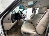 2001 Chevrolet Chevy Suburban 2500 LT 4X4 6.0L V8 / Leather /NEW TIRES/ZERO RUST + MM Investment Cars-Gladstone / WE SHIP NATIONWIDE - Image 10
