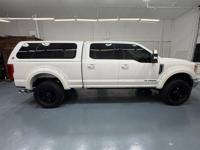 2017 Ford F-350 F350 F 350 Lariat 4X4 6.7L DIESEL /1-OWNER / LIFTED LIFTED Super + MM Investment Cars-Gladstone / WE SHIP NATIONWIDE - Image 5