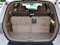 2013 Toyota Highlander FWD 4dr I4 (Natl) _Toyota_ _Highlander_ _Sedan_ - Image 9