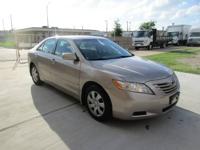 2009 TOYOTA CAMRY LE - Image 3