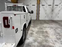 2019 Ford F250 XL Extended Cab 4wd Utility Bed Mid TN - Image 9