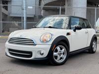 2011 Mini Cooper 2 Dr 6 Speed Manual Clean Car Fax 90.500 Miles Brooklyn - Image 4