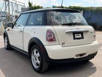 2011 Mini Cooper 2 Dr 6 Speed Manual Clean Car Fax 90.500 Miles Brooklyn - Image 7
