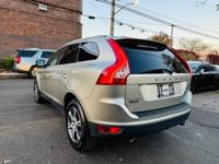 2012 Volvo xc60 AWD T6 Brooklyn - Image 4