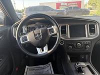 2013 Dodge Charger 4dr Sdn SXT RWD - Image 4