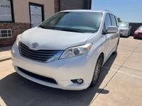 2015 Toyota Sienna XLE 8-Passenger 4D Edmond @ Legacy Auto - Image 3