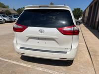 2015 Toyota Sienna XLE 8-Passenger 4D Edmond @ Legacy Auto - Image 8