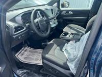 2025 CHRYSLER VOYAGER WHEELCHAIR VAN! FACTORY DIRECT PRICING! SAVE BIG PORTLAND - Image 7