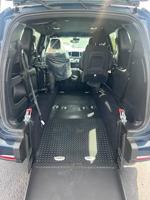 2025 CHRYSLER VOYAGER WHEELCHAIR VAN! FACTORY DIRECT PRICING! SAVE BIG PORTLAND - Image 8