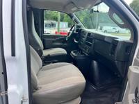 2017 GMC Savanna 2500 3/4 work cargo van 199k Winder, - Image 10
