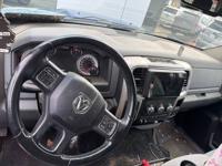 2017 Ram 1500 4x4 4WD Truck Dodge SLT Crew Cab Gladstone Mitsubishi - Image 6