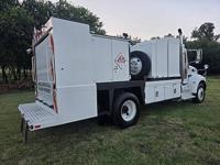 2016 Peterbilt 337 Lube Fuel Service Maintaner Maintenance Truck Non C - Image 7