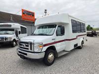 NON CDL 2010 Ford E-350 Shuttle Bus Kansas City - Image 2