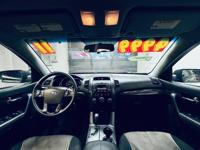 2011 Kia Sorento - Spacious and Affordable ~ Only 109K Miles! New Tires! - Image 5