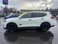 2017 Nissan Rogue SV Awd / STAR WARS Edition/ Pano Roof/ Back-Up Cam Salem-1477 Hawthorne Ave NE - Image 3