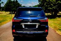 Exceptional 2017 Lexus LX 570 One Owner - Image 4