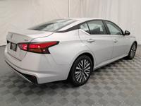 2024 Nissan Altima 2.5 SV Premium Sedan Autos of Chicago - Image 4