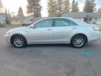 2011 Toyota Camry hybrid Vancouver - Image 2