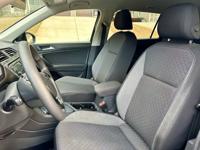 2021 Vollswagen Tiguan S Sport 4-cyl 2.0L Turbo 3rd Row / 7 Seats Woodstock - Image 5