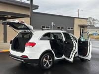 2017 Kia Sorento EX V6 AWD Salem, Oregon - Image 6