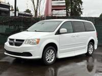 2016 Dodge Grand Caravan SXT - WHEELCHAIR VAN / IN FLOOR RAMP / LOW MI Wheelchair Van In Beaverton - Image 8