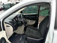 2016 Dodge Grand Caravan SXT - WHEELCHAIR VAN / IN FLOOR RAMP / LOW MI Wheelchair Van In Beaverton - Image 9