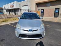 2013 Toyota Prius Four, 103K Miles, Leather, JBL, Nav, Heated Seats! Englewood - Image 3