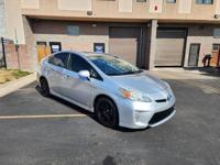 2013 Toyota Prius Four, 103K Miles, Leather, JBL, Nav, Heated Seats! Englewood - Image 4